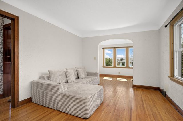 202 Park Street W, South Saint Paul, MN 55075