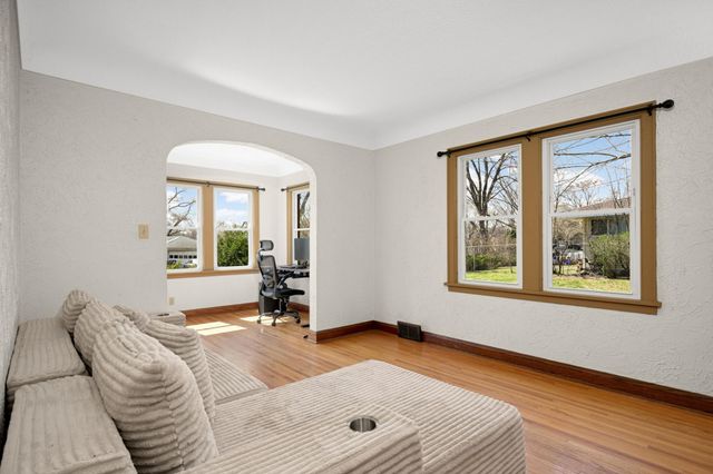 202 Park Street W, South Saint Paul, MN 55075