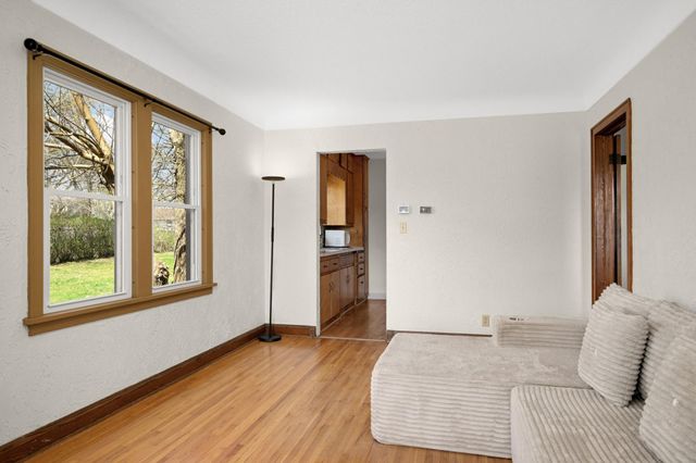 202 Park Street W, South Saint Paul, MN 55075