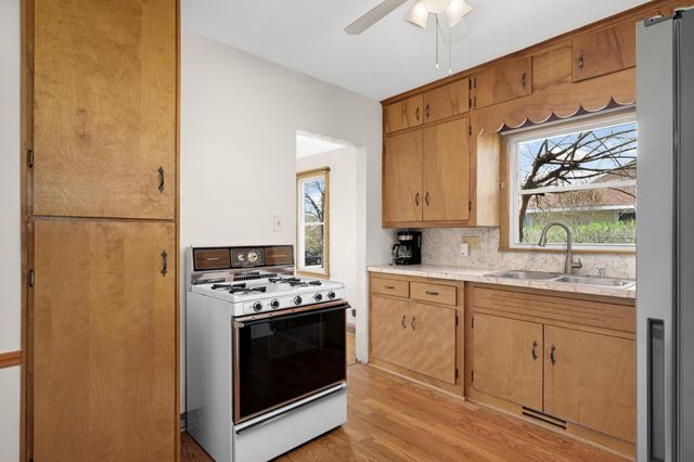 202 Park Street W, South Saint Paul, MN 55075