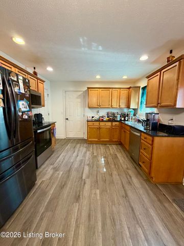 104 Ruby Ct, Radcliff, KY 40160