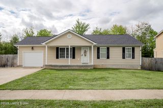 104 Ruby Ct, Radcliff, KY 40160