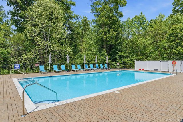 32 Rolling Ridge Road, Hyde Park, NY 12538