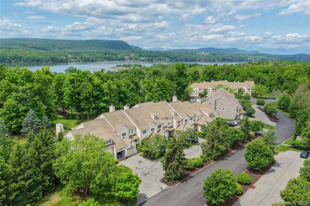 32 Rolling Ridge Road, Hyde Park, NY 12538