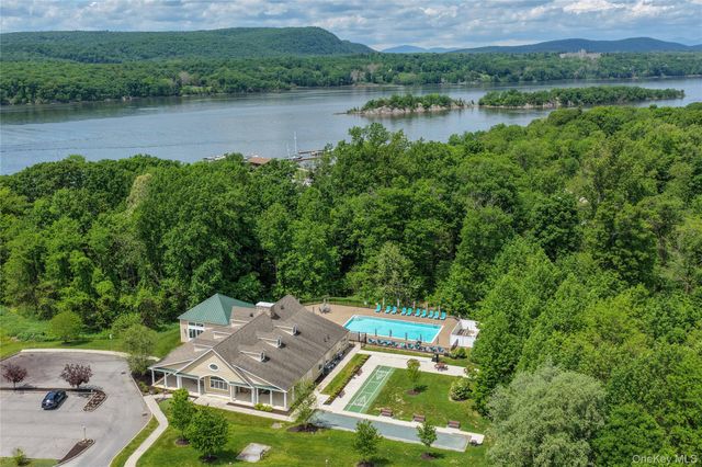 32 Rolling Ridge Road, Hyde Park, NY 12538