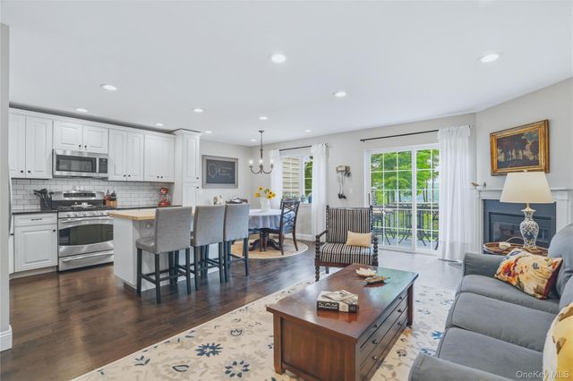 32 Rolling Ridge Road, Hyde Park, NY 12538