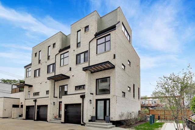 2247 N Rockwell Street 1, Chicago, IL 60647