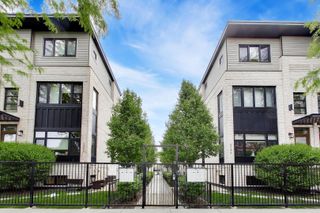 2247 N Rockwell Street 1, Chicago, IL 60647