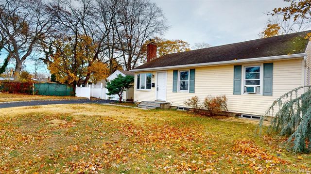 331 E 3rd Street, Deer Park, NY 11729