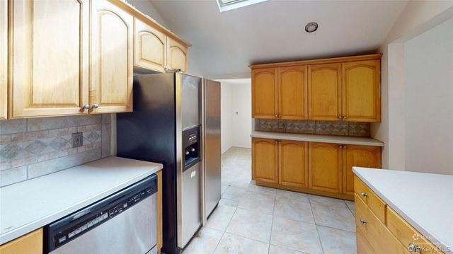 331 E 3rd Street, Deer Park, NY 11729