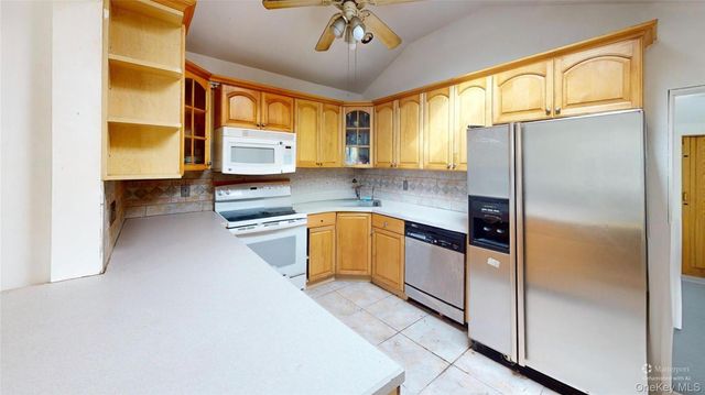 331 E 3rd Street, Deer Park, NY 11729