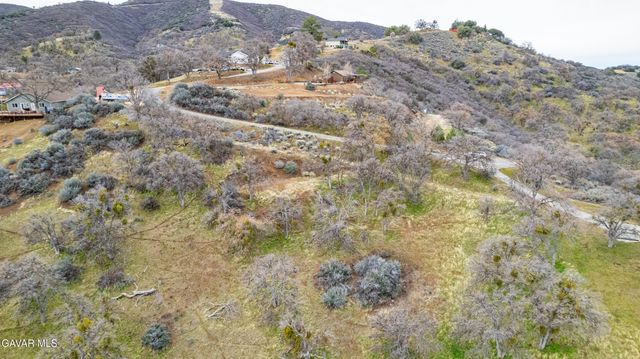 Lusanne Court, Tehachapi, CA 93561