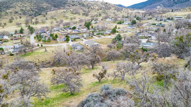 Lusanne Court, Tehachapi, CA 93561