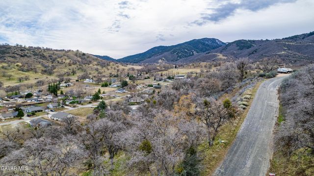 Lusanne Court, Tehachapi, CA 93561