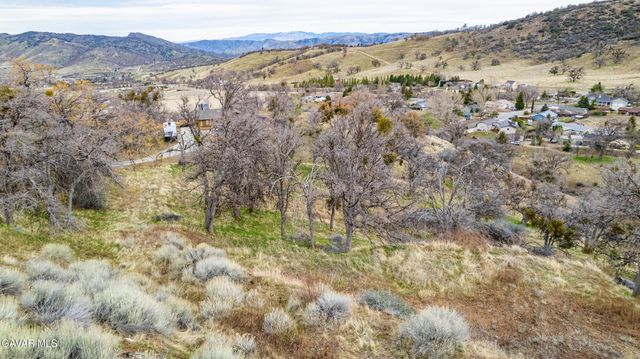 Lusanne Court, Tehachapi, CA 93561