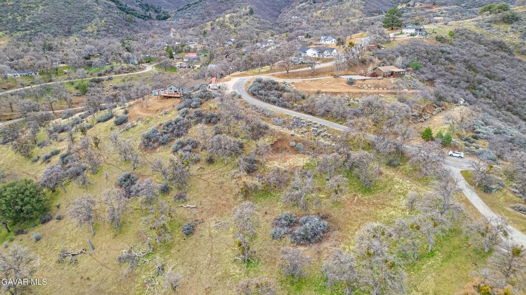Lusanne Court, Tehachapi, CA 93561