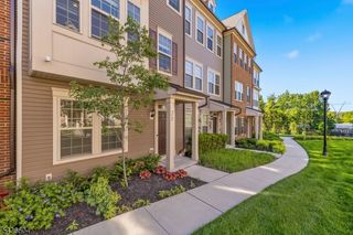 25 Haralson Ct, Livingston Twp., NJ 07039
