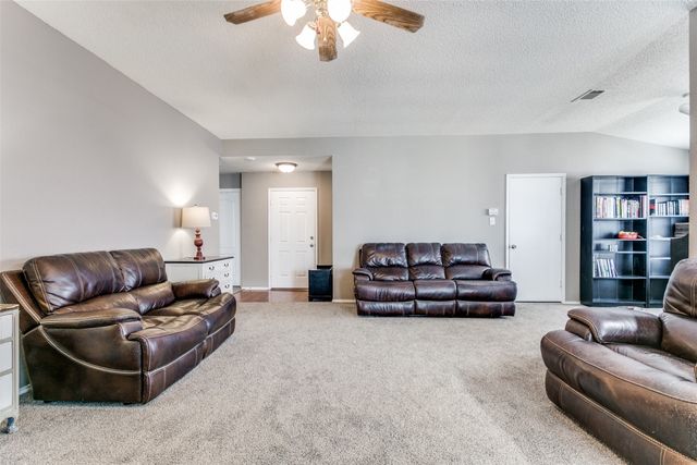 2856 Concho Trail, Fort Worth, TX 76118