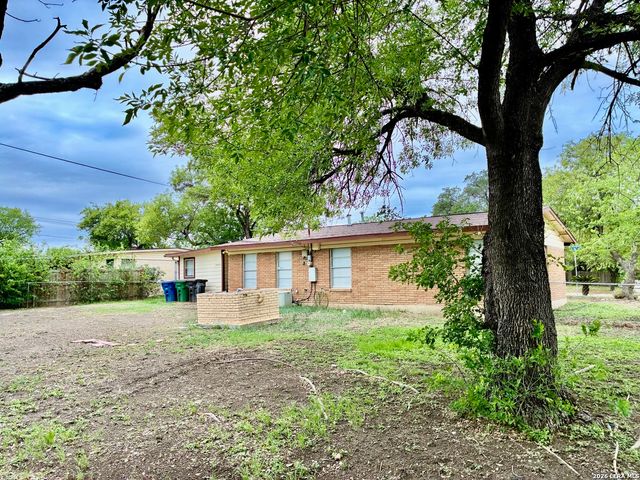 460 Rampart Dr., San Antonio, TX 78216