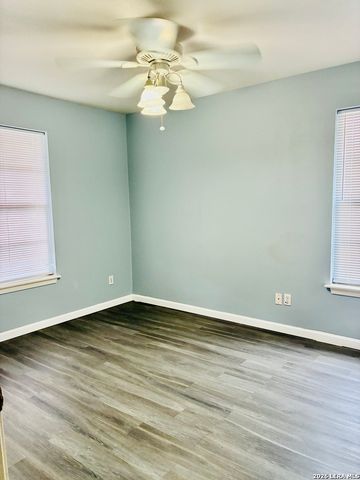 460 Rampart Dr., San Antonio, TX 78216