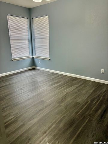 460 Rampart Dr., San Antonio, TX 78216