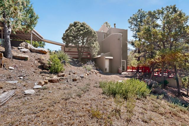2109 Paseo Del Monte, Santa Fe, NM 87501