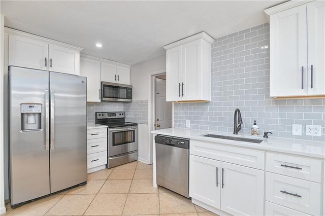 954 Sutton Court, Kansas City, KS 66103