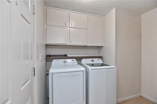 954 Sutton Court, Kansas City, KS 66103