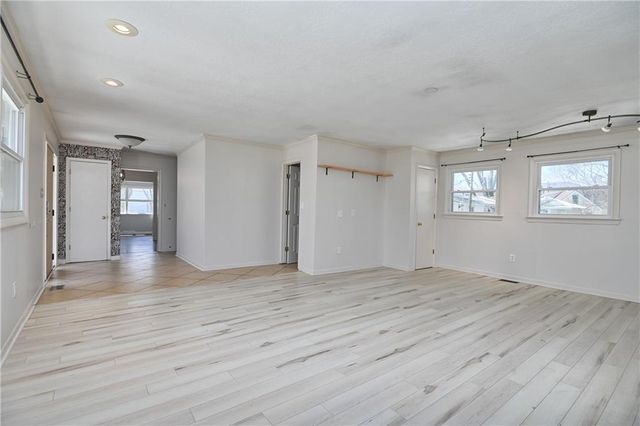 954 Sutton Court, Kansas City, KS 66103