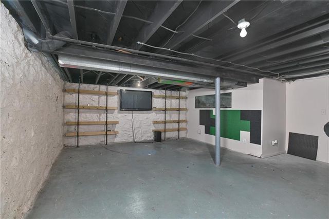 954 Sutton Court, Kansas City, KS 66103