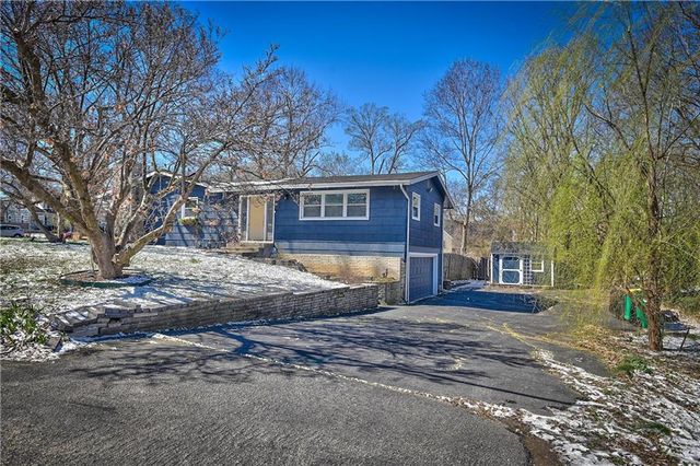 954 Sutton Court, Kansas City, KS 66103