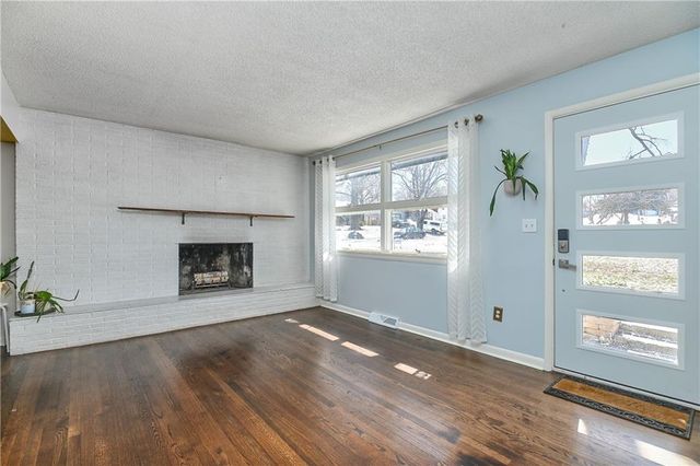 954 Sutton Court, Kansas City, KS 66103