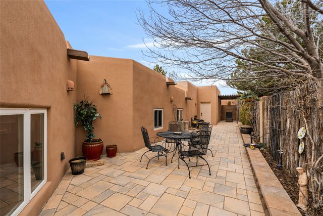 2720 Pradera Court, Santa Fe, NM 87505