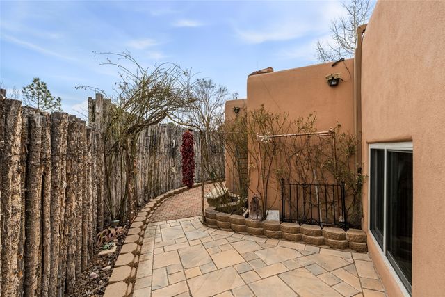 2720 Pradera Court, Santa Fe, NM 87505