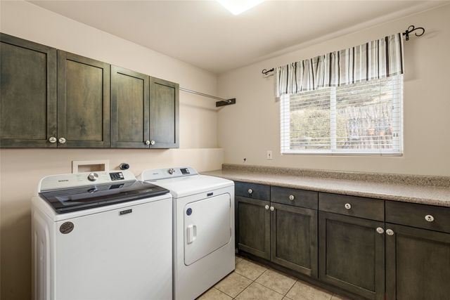 2720 Pradera Court, Santa Fe, NM 87505