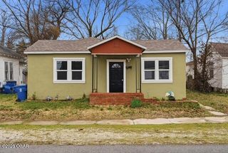 312 W Wilson Street, Carterville, MO 64835