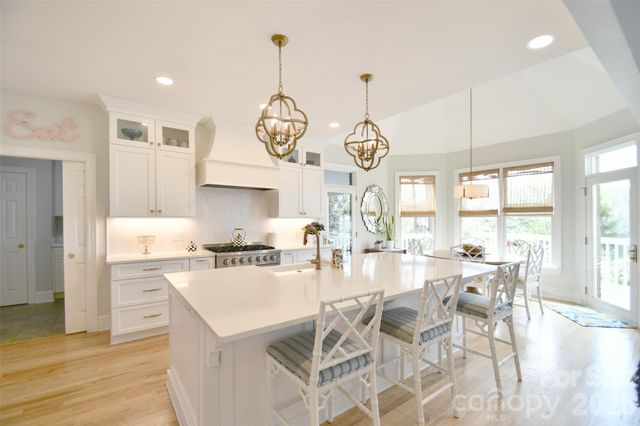 1320 Hudson Place, Davidson, NC 28036
