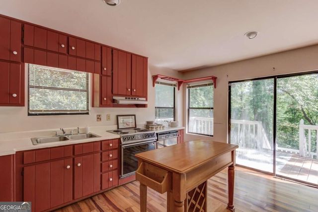 3629 Lakeview Drive, Gainesville, GA 30501