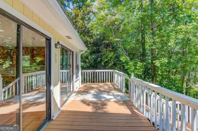 3629 Lakeview Drive, Gainesville, GA 30501