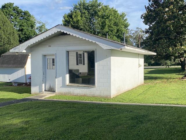 615 Cill St, Smithville, TN 37166