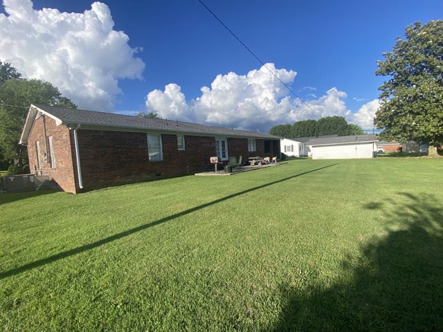 615 Cill St, Smithville, TN 37166