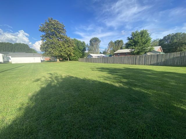 615 Cill St, Smithville, TN 37166