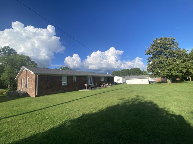 615 Cill St, Smithville, TN 37166