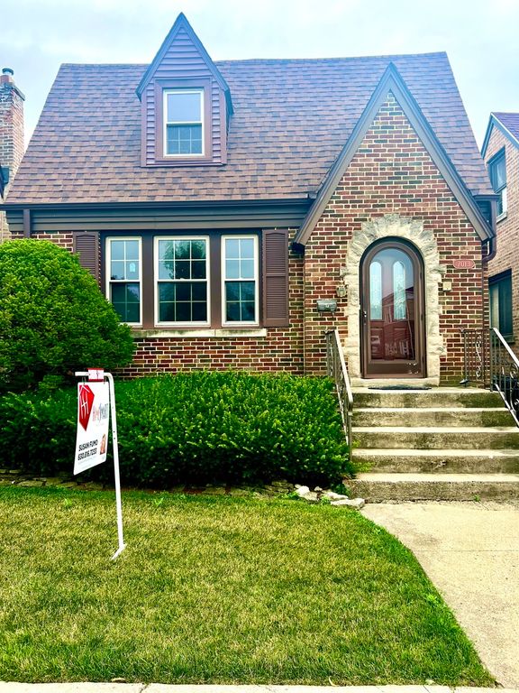 7013 W Cornelia Avenue, Chicago, IL 60634