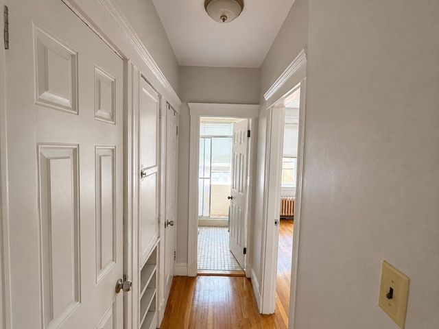 2001 Commonwealth Ave 32, Boston, MA 02135