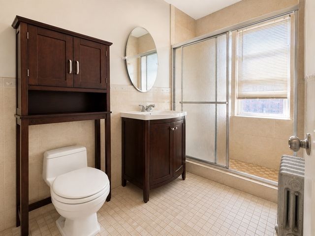 2001 Commonwealth Ave 32, Boston, MA 02135