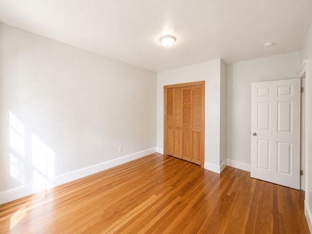 2001 Commonwealth Ave 32, Boston, MA 02135