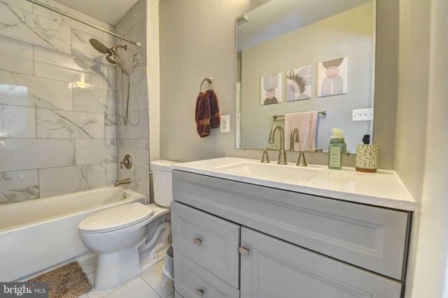 2226 GUNSMITH SQ, Reston, VA 20191