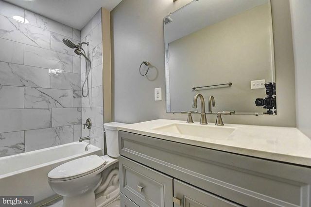 2226 GUNSMITH SQ, Reston, VA 20191