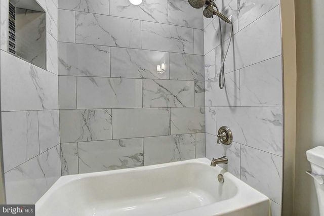 2226 GUNSMITH SQ, Reston, VA 20191